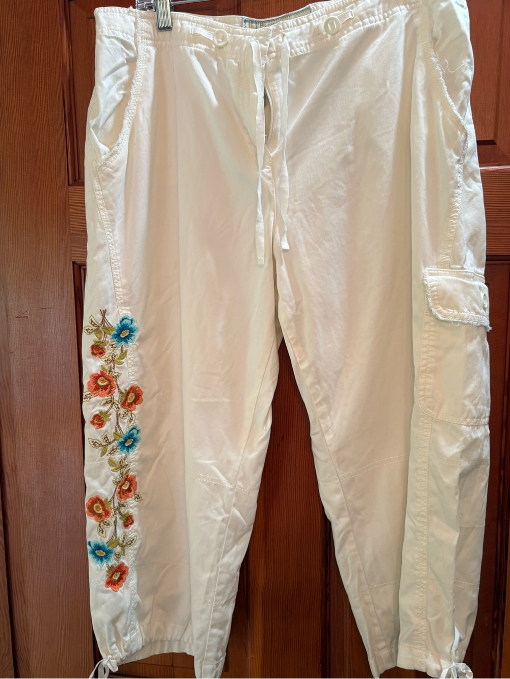 J. Jill Limited Edition White Cargo Capris with Floral Embroidery